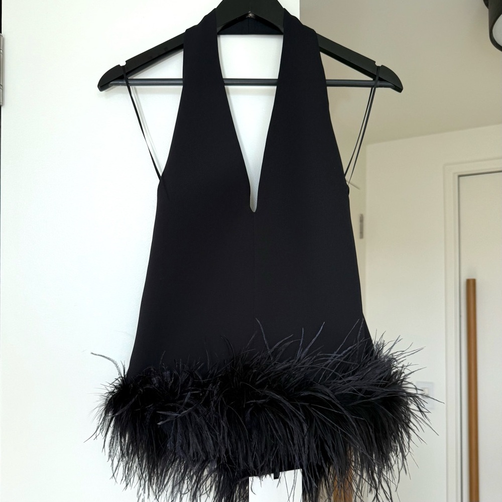 Italian Brand Eleh. Elegant Black Halter Top with Feather Detail. M Size. New! - Picture 8 of 10
